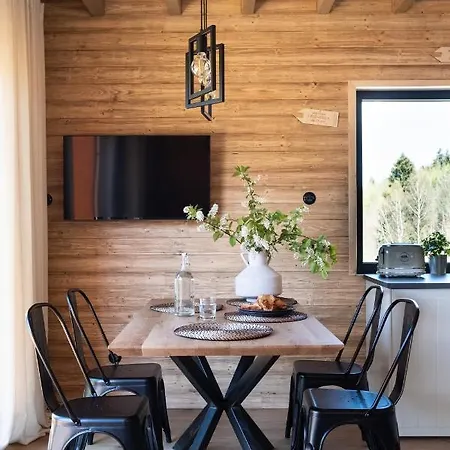 Osada Za Gorami Za Lasami *