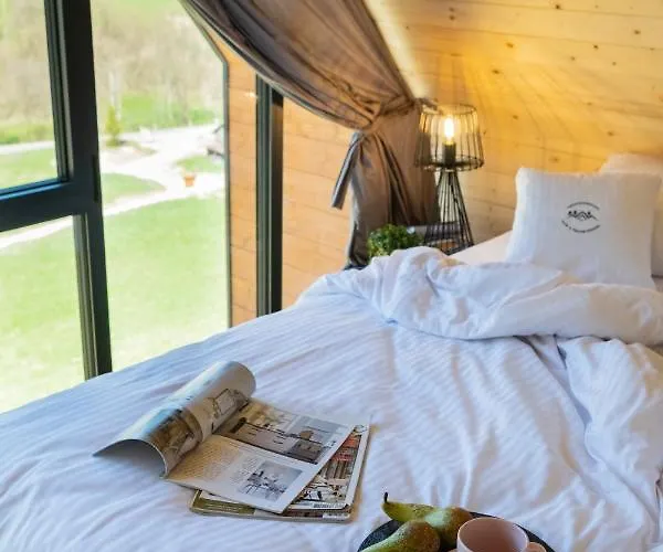 Osada Za Gorami Za Lasami - Z Widokiem Na Snieznik * Stronie Śląskie