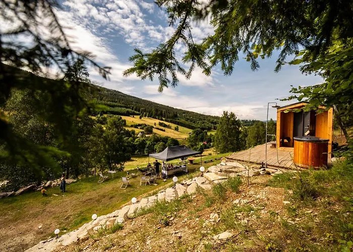 Osada Za Gorami Za Lasami - Z Widokiem Na Snieznik * Stronie Śląskie